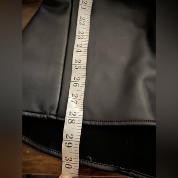 Torrid Black Faux Leather Lace-Up Peplum Top size 4X vegan leather sleeveless - Picture 9 of 10